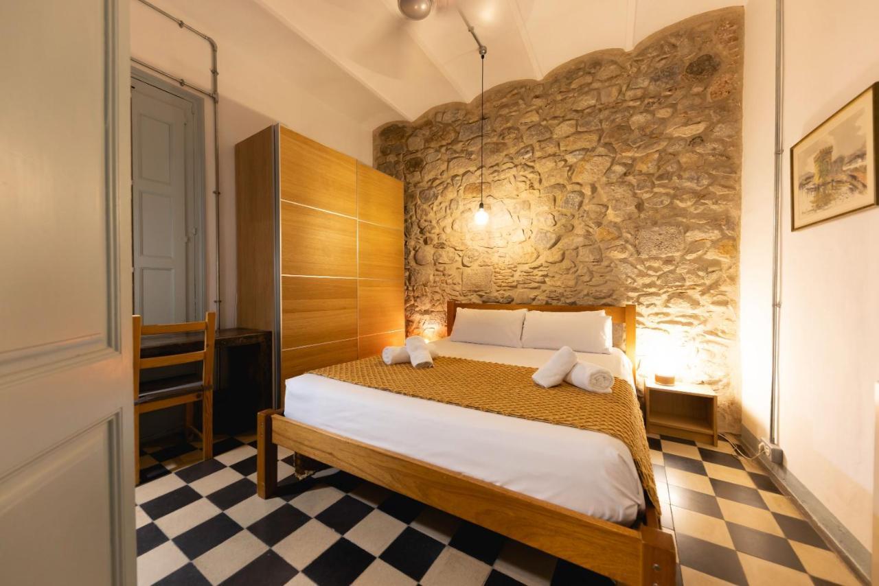 Bravissimo Les Rajoles, Unique 3-Bedroom Apartment Girona Bagian luar foto
