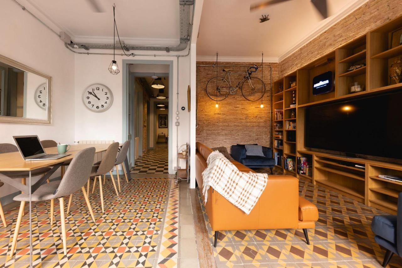 Bravissimo Les Rajoles, Unique 3-Bedroom Apartment Girona Bagian luar foto