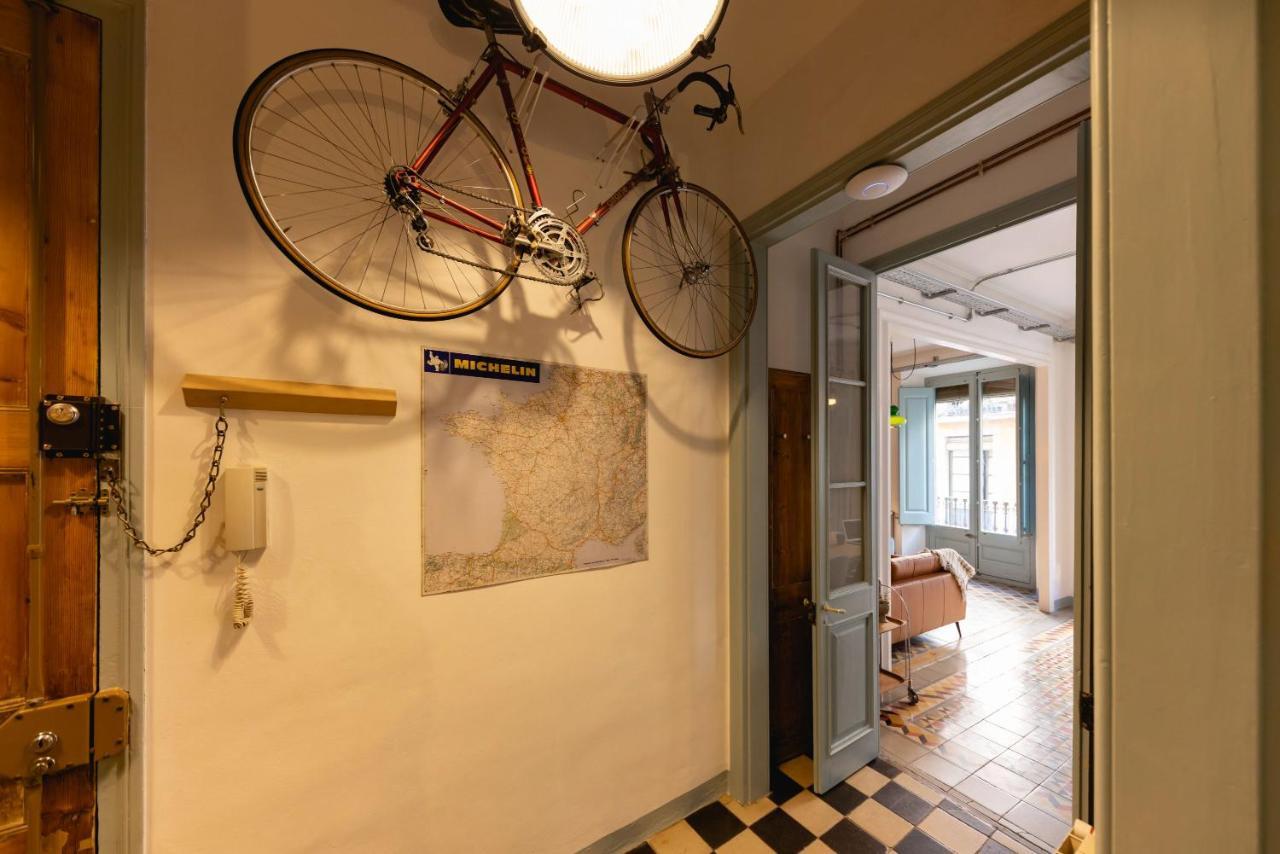 Bravissimo Les Rajoles, Unique 3-Bedroom Apartment Girona Bagian luar foto