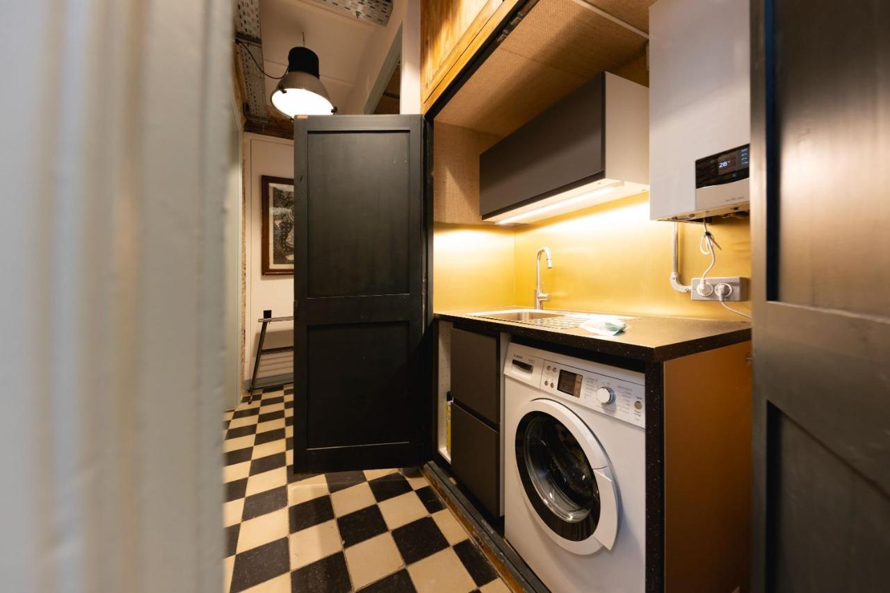 Bravissimo Les Rajoles, Unique 3-Bedroom Apartment Girona Bagian luar foto