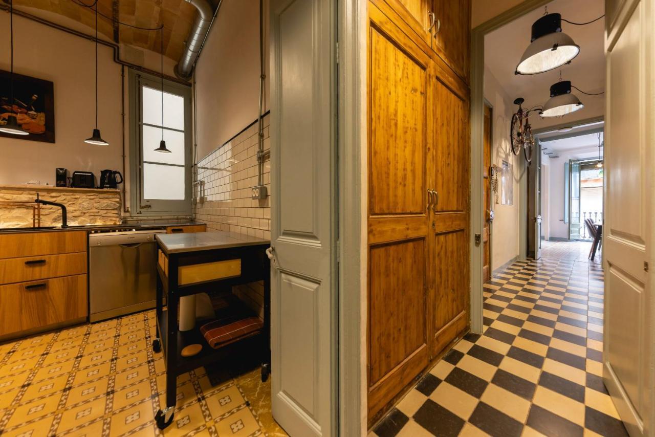 Bravissimo Les Rajoles, Unique 3-Bedroom Apartment Girona Bagian luar foto