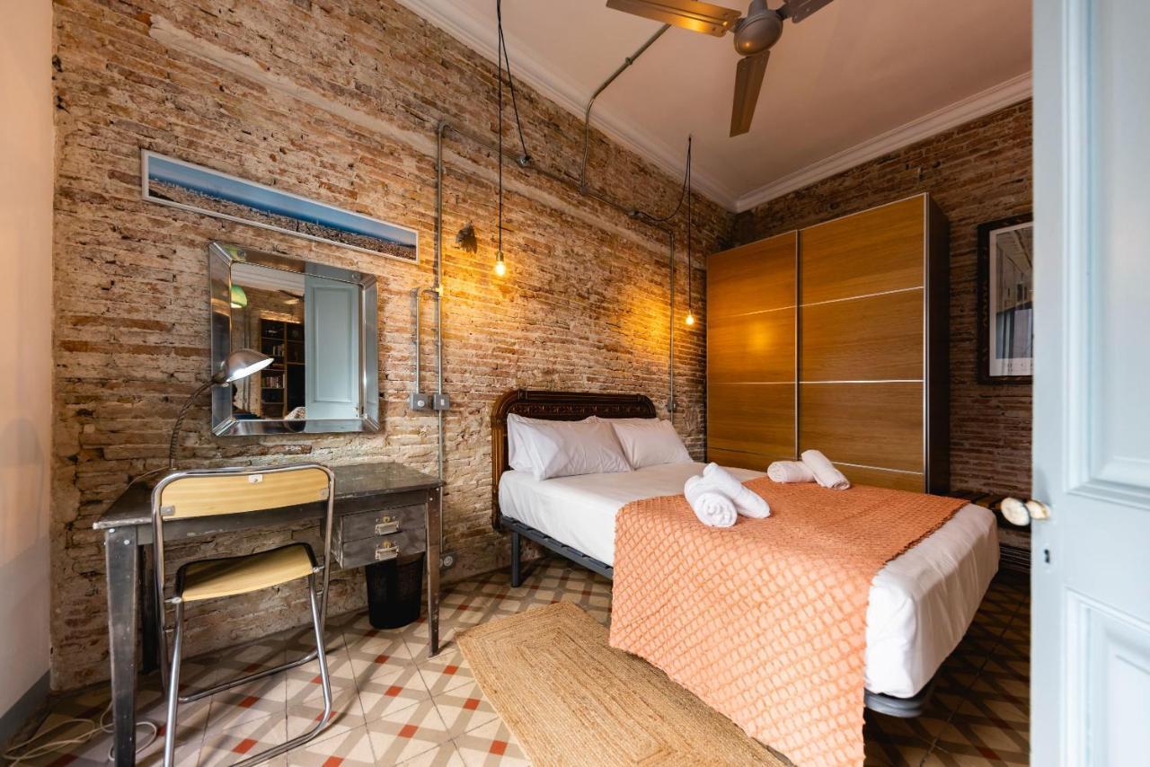Bravissimo Les Rajoles, Unique 3-Bedroom Apartment Girona Bagian luar foto